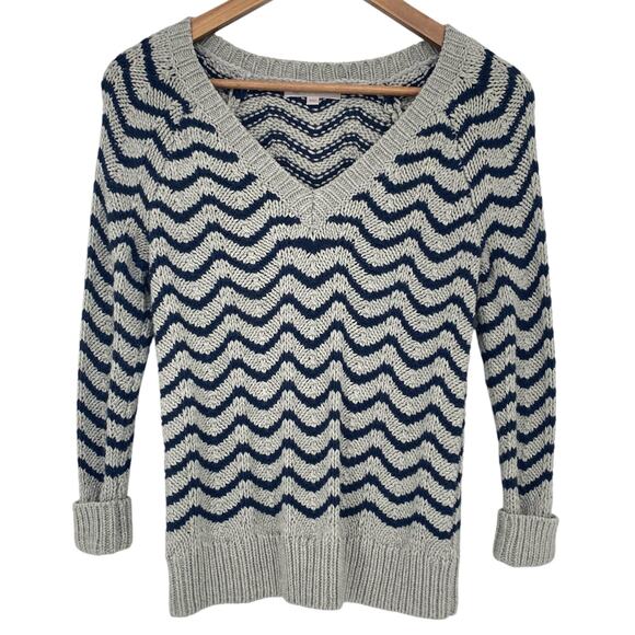 GAP Zig Zag V Neck Long Sleeve Wool Blend Knit Sweater Blue Gray Size XS - Picture 1 of 6